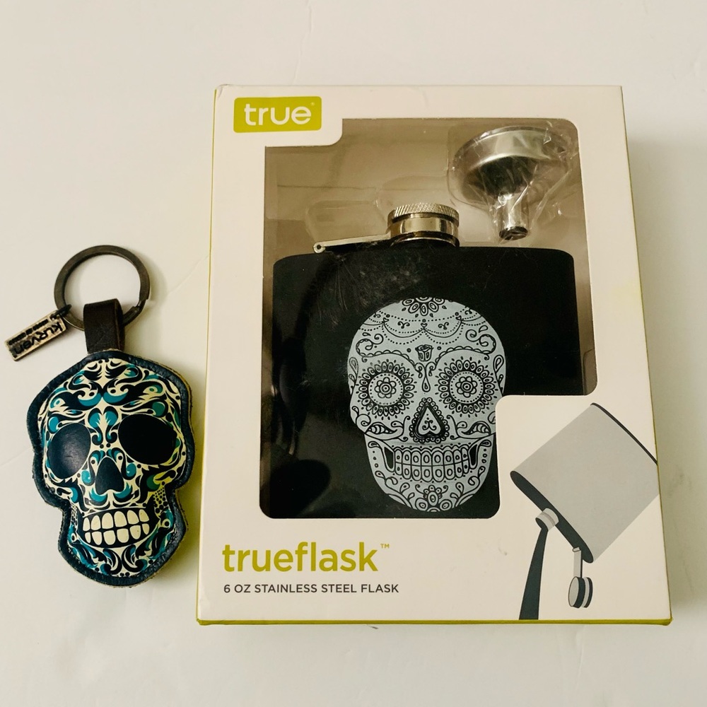 Sugar Skull Gift Set - Flask & Leather Keychain Dia Los Muertos Stainless Steel